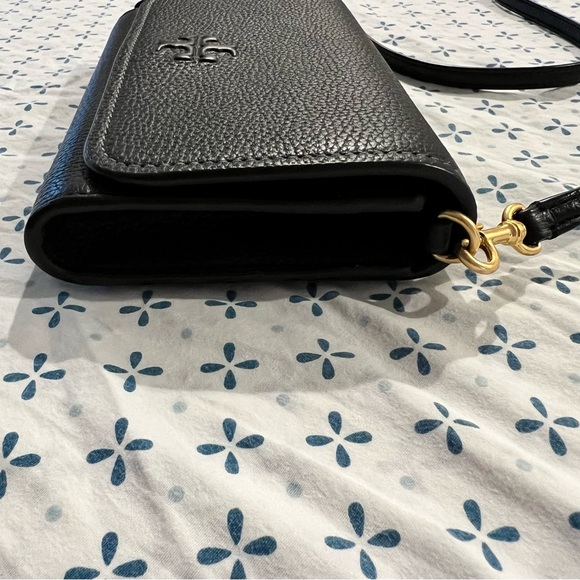 Like NEW Tory Burch crossbody - Picture 4 of 15